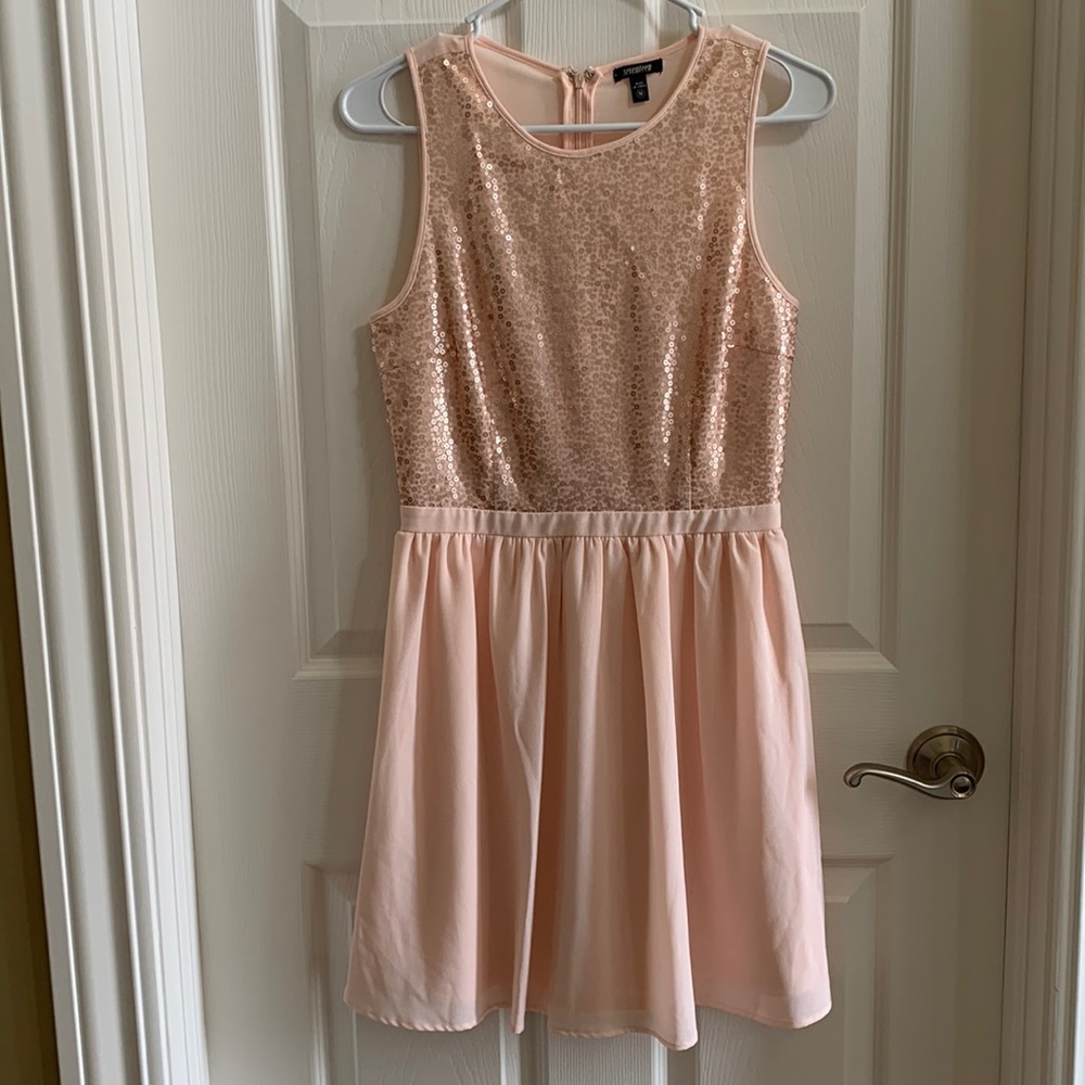 Sleeveless dress